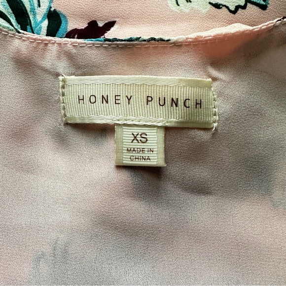 Honey Punch XS Pink Floral Cami Tank Top | Adjustable Straps NWT - Picture 3 of 7